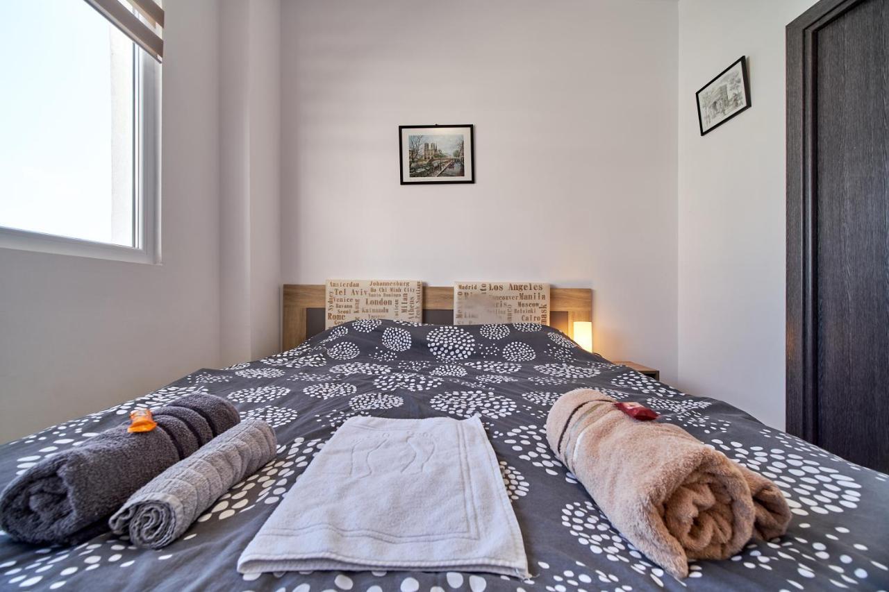 Cozy Apartment With Balcony On The Black Sea- Part Of The Family 'Vicki Apart Varna Bagian luar foto